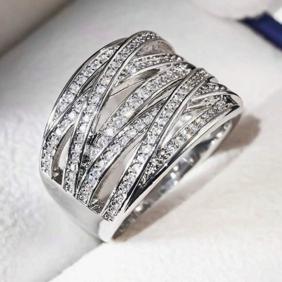 18k White Gold Diamond Ring Wide Ring Band - Picture 3 of 9